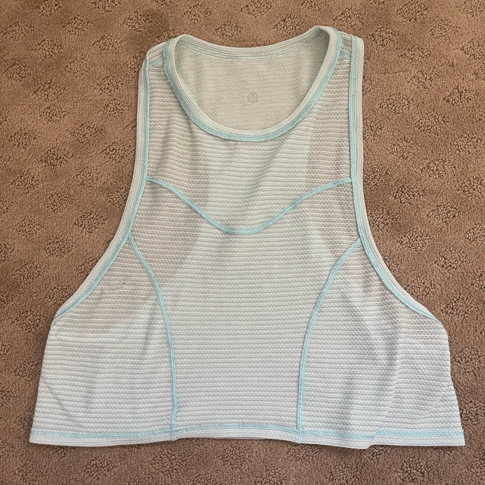Lululemon tank!